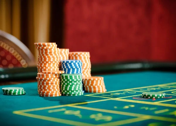 newmpo Dice Game interface showing bet selection and payout table